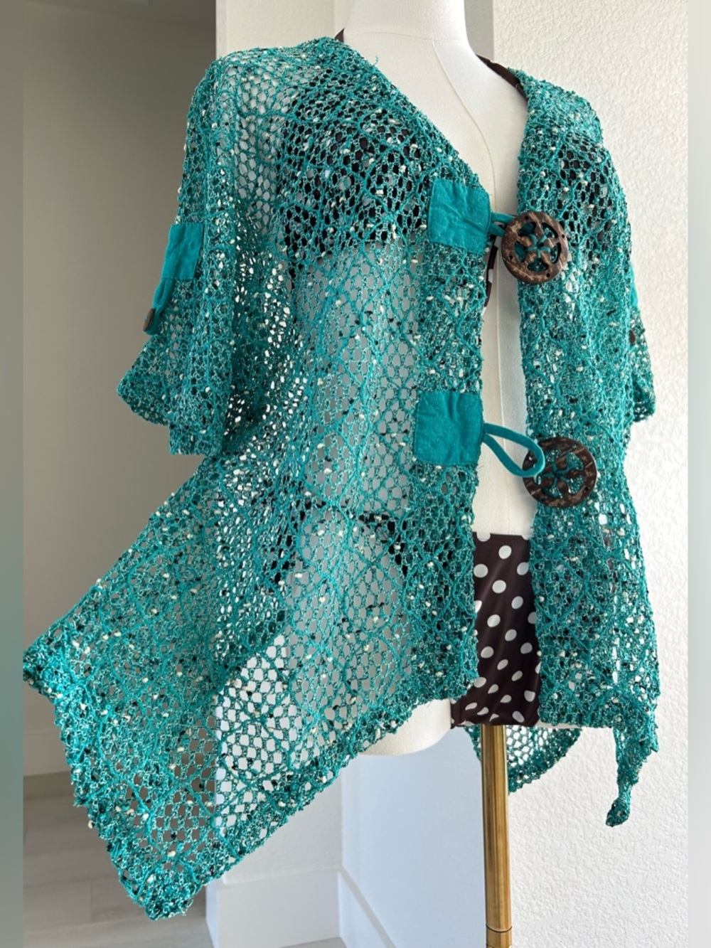 Mirror Image Turquoise Open Weave Coconut Shell Buttons Swim Cover Up Top Medium